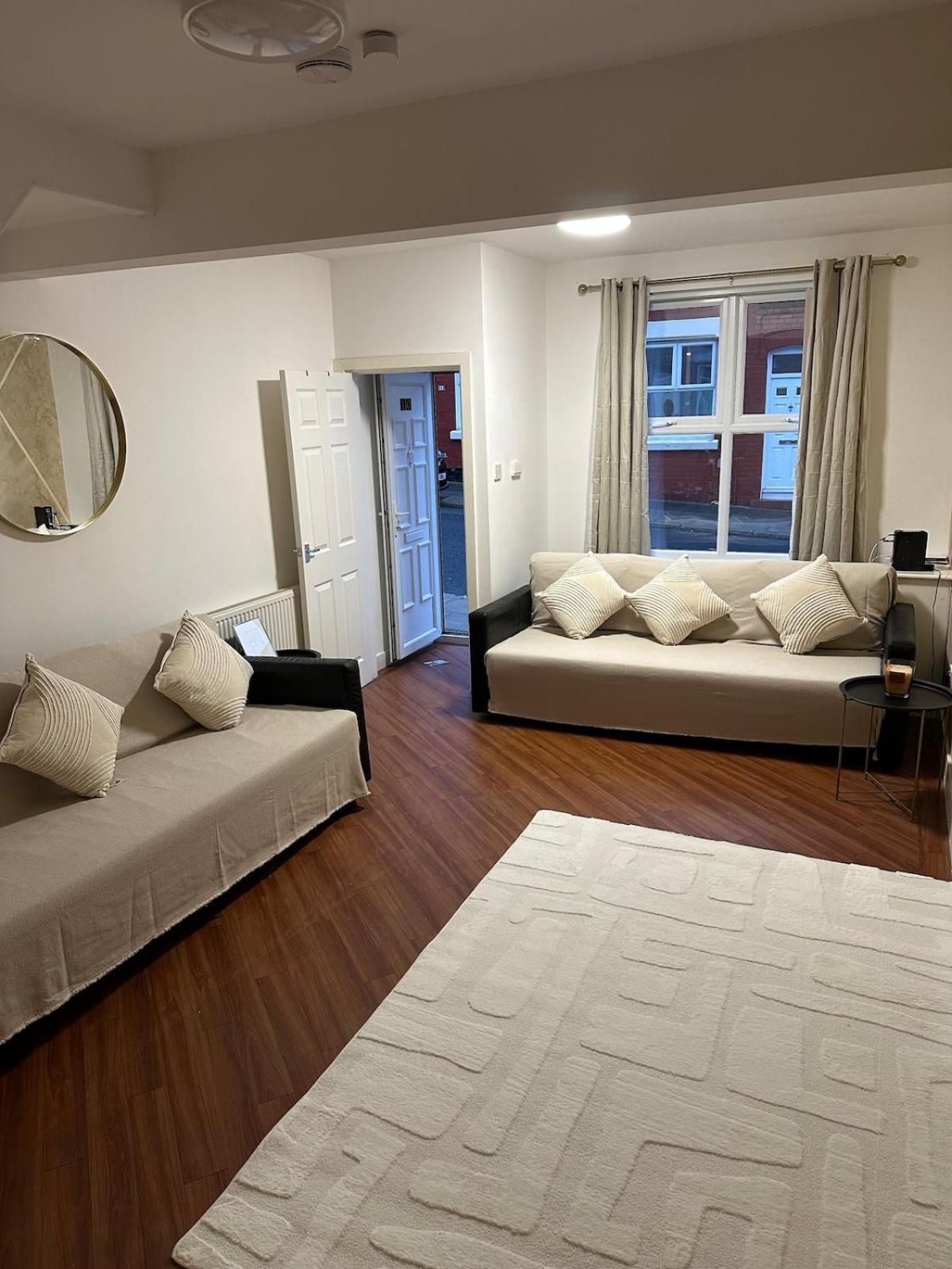 Two Bedroom House Free Parking ليفربول المظهر الخارجي الصورة