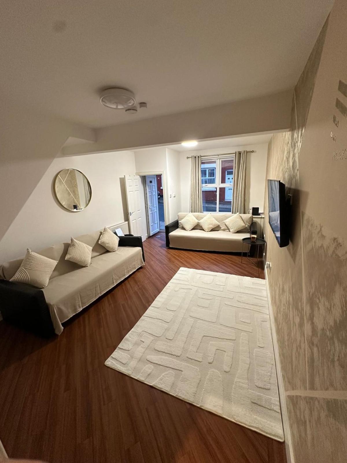 Two Bedroom House Free Parking ليفربول المظهر الخارجي الصورة